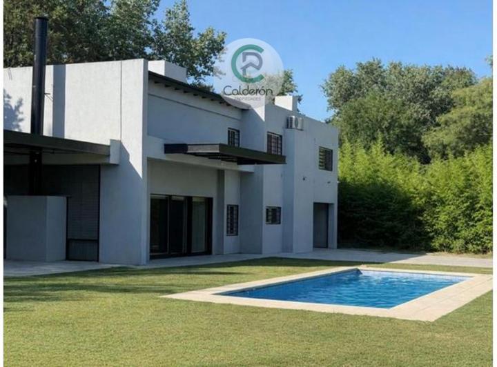 Casa · 290m² · 4 Ambientes · 4 Cocheras