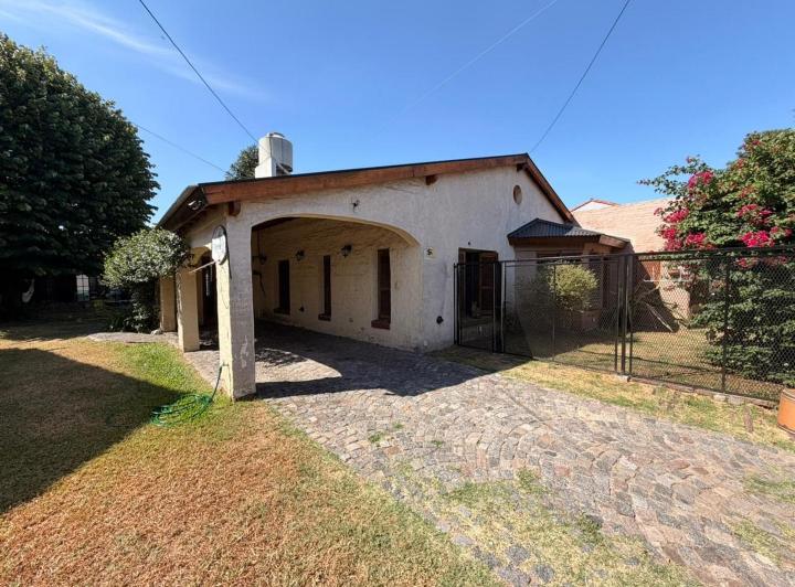 Casa · 130m² · 5 Ambientes · 3 Cocheras