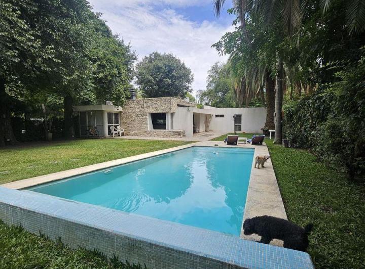 Casa · 190m² · 4 Ambientes · 2 Cocheras