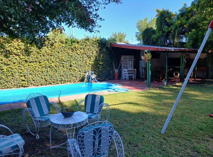 Casa · 140m² · 4 Ambientes · 5 Cocheras