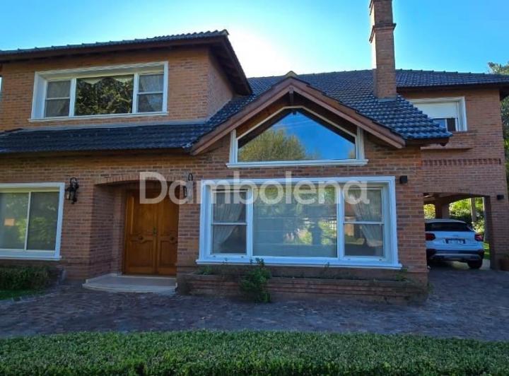 Casa · 256m² · 5 Ambientes