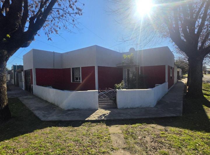 Casa · 60m² · 3 Ambientes · 1 Cochera