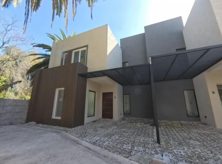 Casa · 136m² · 4 Ambientes · 1 Cochera