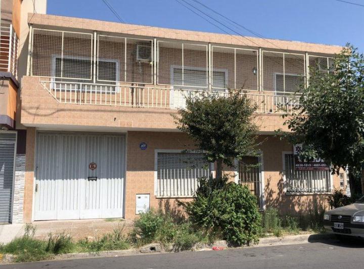 Casa · 170m² · 5 Ambientes · 2 Cocheras
