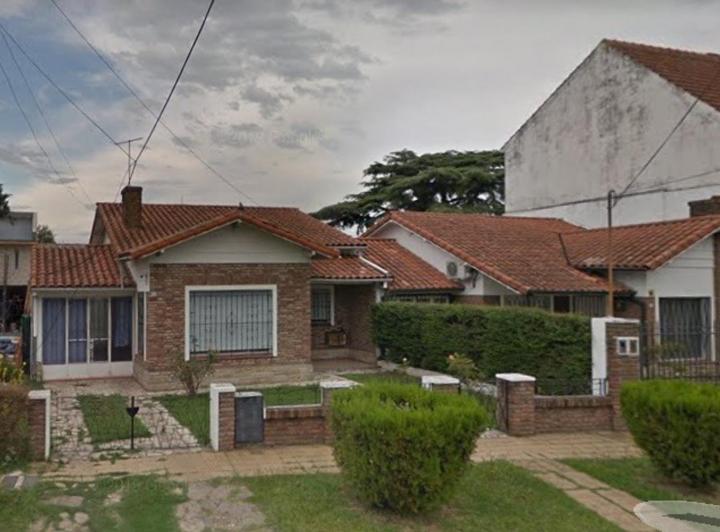 Casa · 180m² · 3 Ambientes · 3 Cocheras