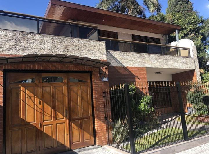 Casa · 185m² · 5 Ambientes · 1 Cochera