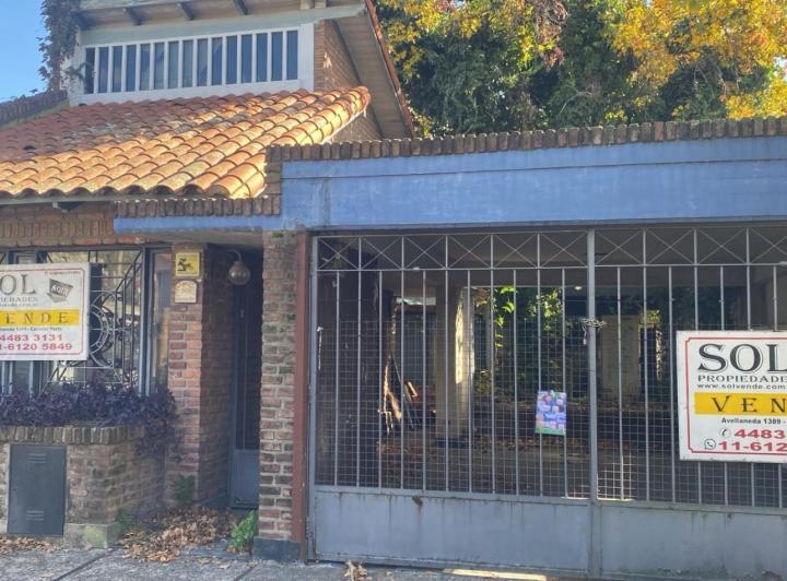 Casa · 200m² · 5 Ambientes