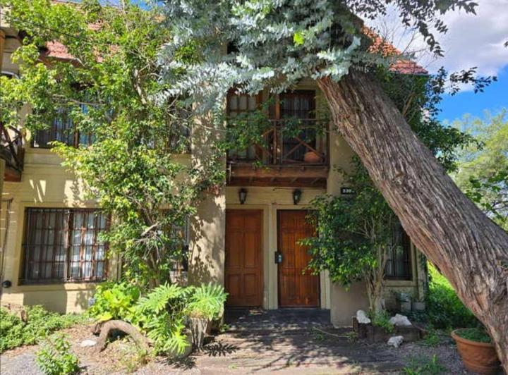 Casa · 95m² · 4 Ambientes · 1 Cochera
