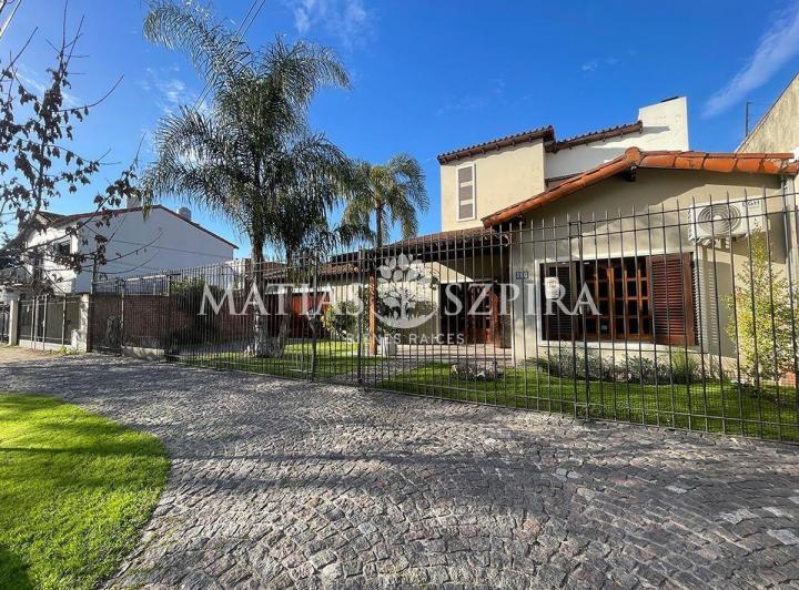 Casa · 244m² · 5 Ambientes · 3 Cocheras