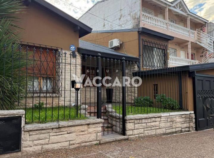 Casa · 180m² · 6 Ambientes · 1 Cochera