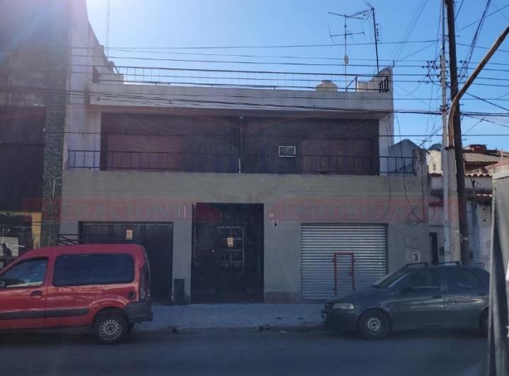 Casa · 270m² · 6 Ambientes · 1 Cochera