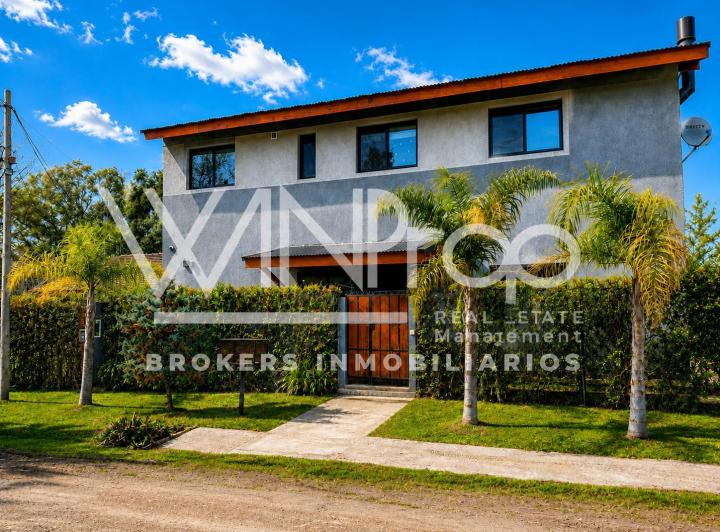 Casa · 180m² · 3 Dormitorios · 1 Cochera