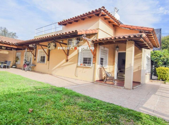 Casa · 110m² · 4 Ambientes · 2 Cocheras