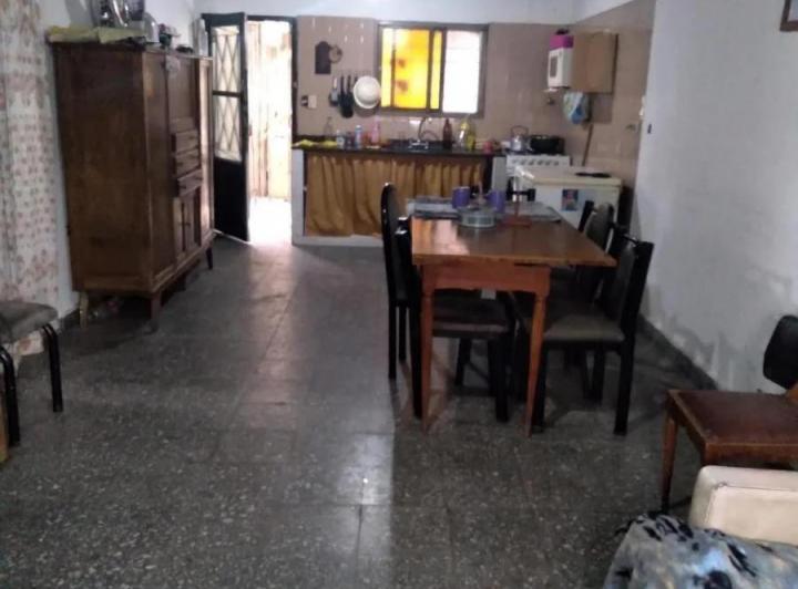 Casa · 90m² · 7 Ambientes · 3 Cocheras