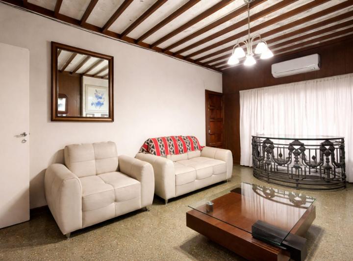 Casa · 130m² · 5 Ambientes · 1 Cochera