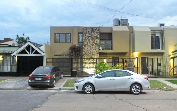 Casa · 110m² · 4 Ambientes · 2 Cocheras