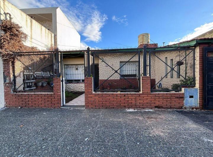 Casa · 74m² · 4 Ambientes · 1 Cochera