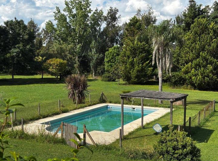 Casa · 300m² · 5 Ambientes · 1 Cochera