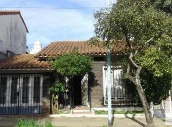 Casa · 102m² · 3 Ambientes · 1 Cochera