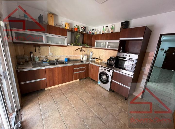 Casa · 97m² · 4 Ambientes · 1 Cochera