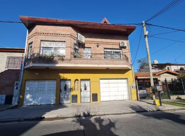 Departamento · 130m² · 4 Ambientes · 1 Cochera