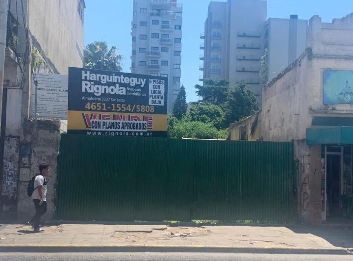 Terreno · 300m²