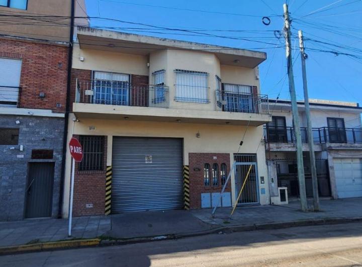 Local comercial · 260m² · 3 Ambientes · 2 Cocheras