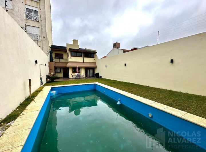 Casa · 250m² · 5 Ambientes · 1 Cochera