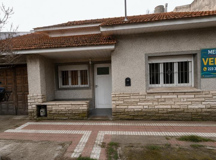 Casa · 150m² · 3 Ambientes · 2 Cocheras