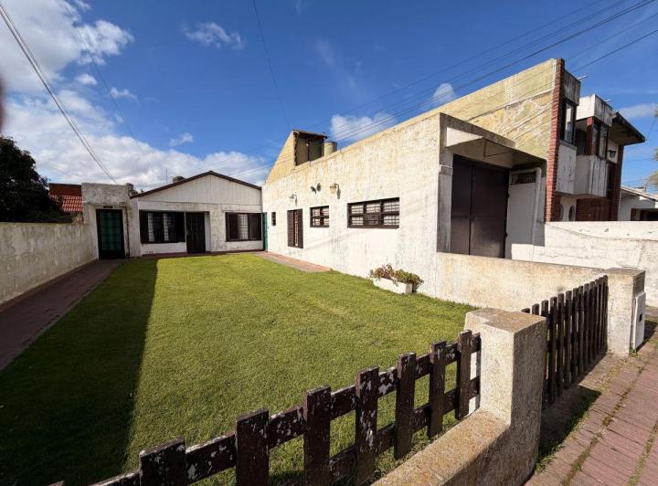 Casa · 212m² · 3 Ambientes · 1 Cochera