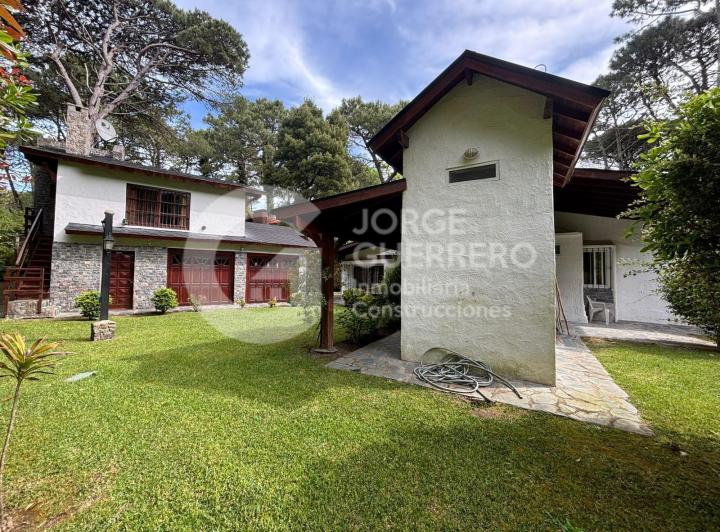 Casa · 190m² · 2 Dormitorios · 1 Cochera