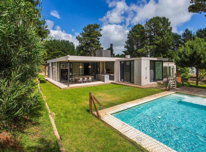 Casa · 250m² · 5 Ambientes · 1 Cochera