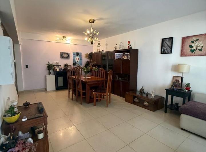 Casa · 130m² · 6 Ambientes · 2 Cocheras