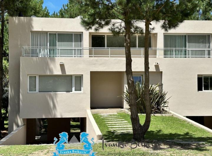 Casa · 189m² · 5 Ambientes · 1 Cochera