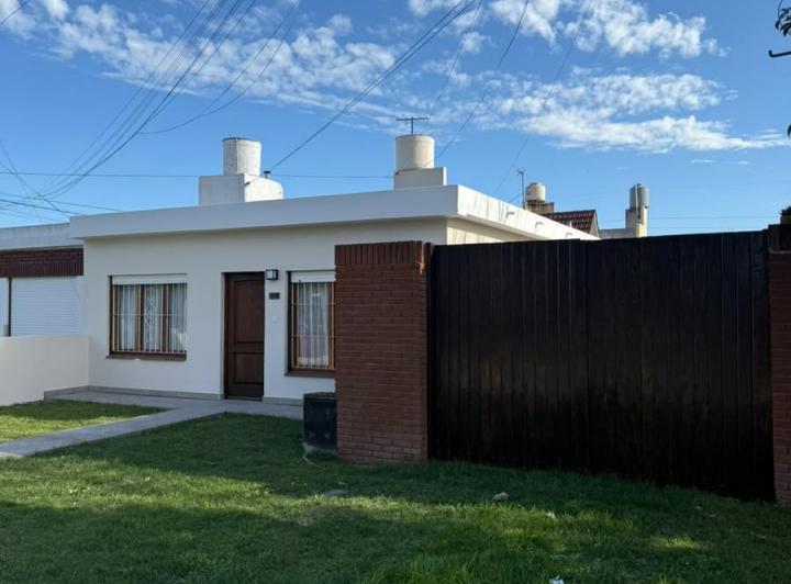 Casa · 57m² · 3 Ambientes · 2 Cocheras