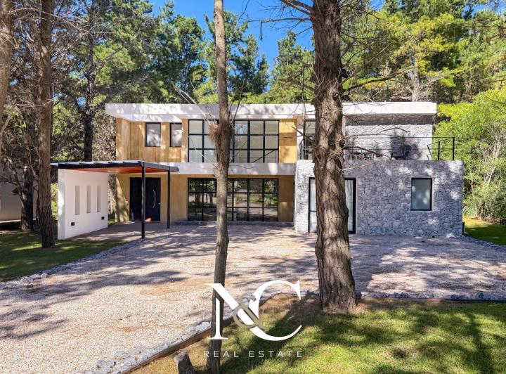 Casa · 213m² · 5 Ambientes
