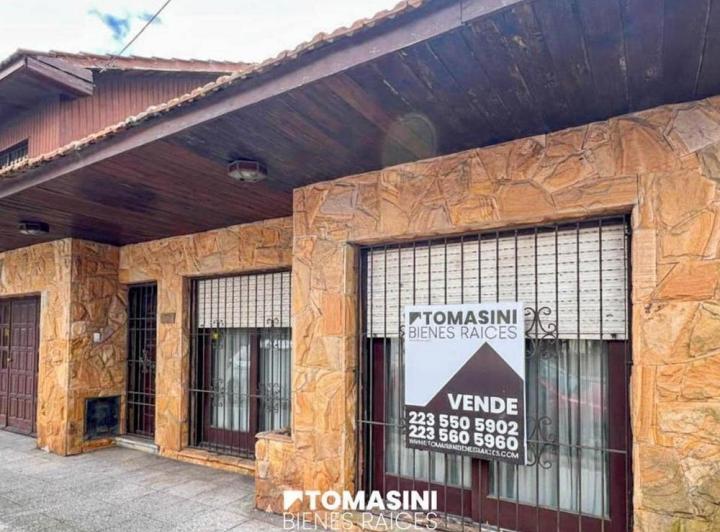 Casa · 158m² · 4 Ambientes · 1 Cochera