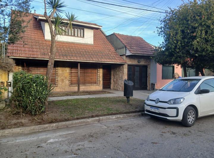 Casa · 120m² · 4 Ambientes · 1 Cochera
