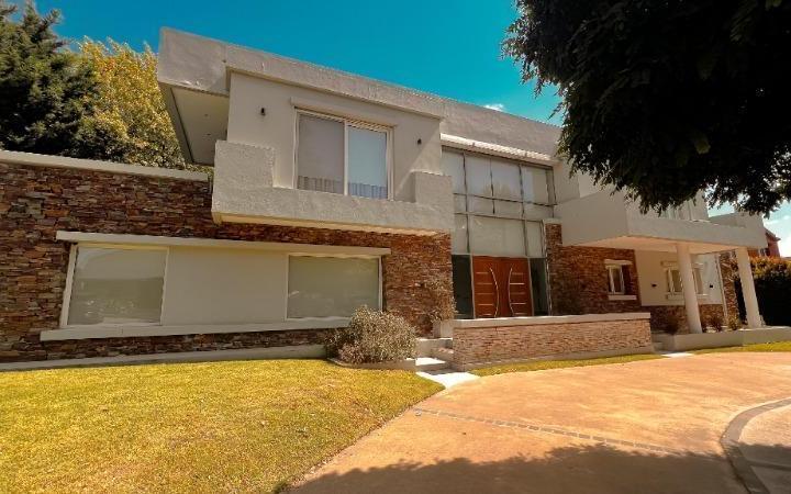 Casa · 410ha · 4 Ambientes