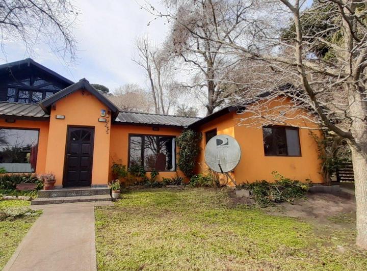 Casa · 140m² · 5 Ambientes · 1 Cochera