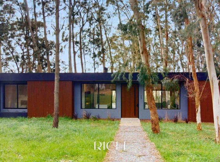 Casa · 284m² · 7 Ambientes
