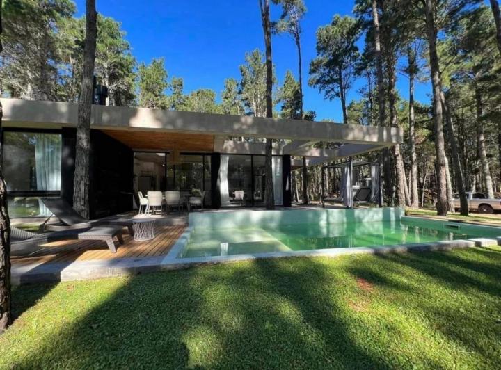 Casa · 213m² · 5 Ambientes · 1 Cochera