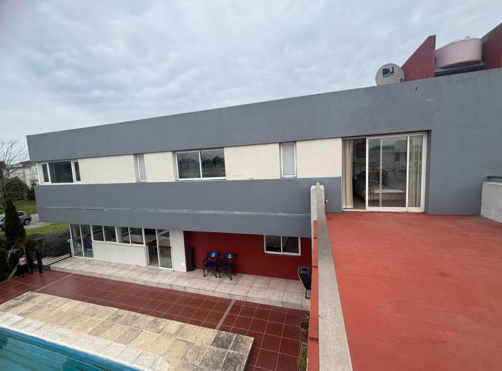 Casa · 220m²