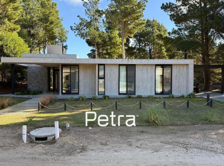 Casa · 200m² · 5 Ambientes