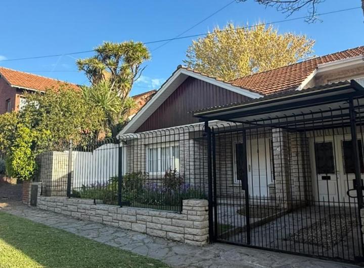 Casa · 245m² · 3 Ambientes