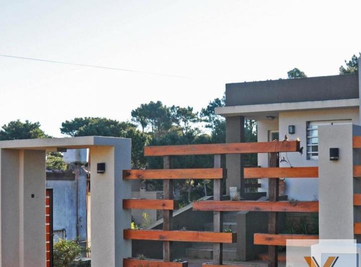 Casa · 170m² · 4 Ambientes · 2 Cocheras