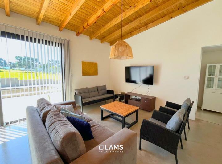 Casa · 3 Ambientes · 1 Cochera