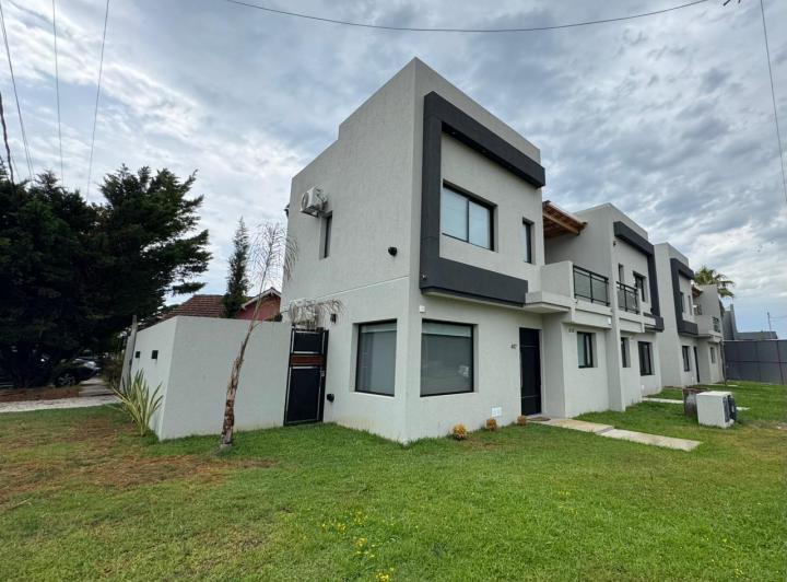 Casa · 106m² · 4 Ambientes · 1 Cochera