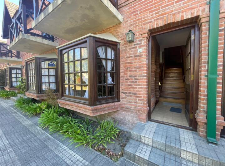 Casa · 85m² · 4 Ambientes · 1 Cochera