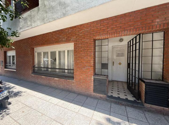 Casa · 6 Ambientes · 1 Cochera